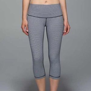 Lululemon checkered cropped leggings